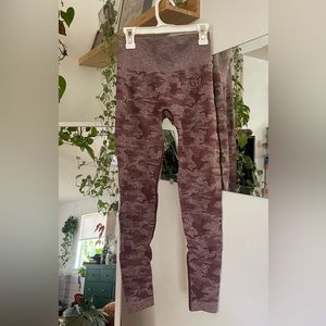 Gymshark Camo Seamless Leggings - Red/Maroon